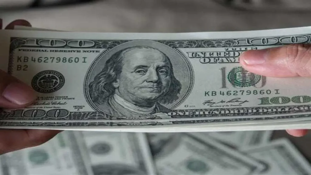 سعر الصرف الجديد.. تحرك مفاجئ في قيمة الدولار داخل البنوك المصرية اليوم